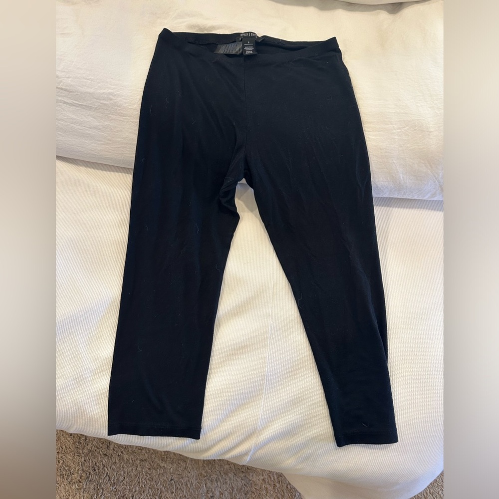 White House Black Market Small black capri leggings